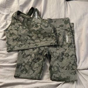 Gymshark adapt camo seamless both size medium